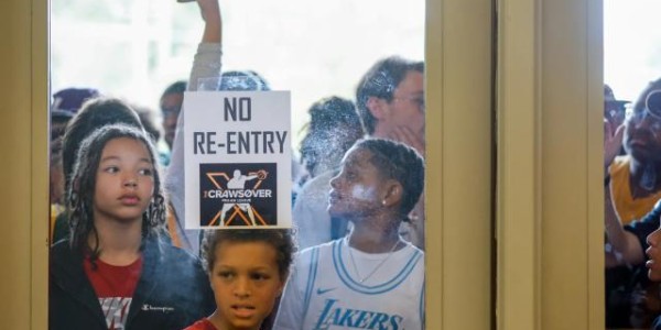 新葡萄8883官网AMG-亲历者还原火爆12小时！球星与球迷在西雅图双输