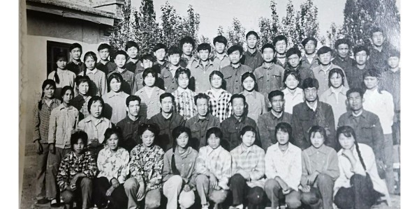 退休旅行顺道看望了几位老同学，我才发现：43年的同学情也淡如水