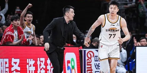 张镇麟：转会后杨鸣叮嘱我不要有高高在上样子，保持饥饿感