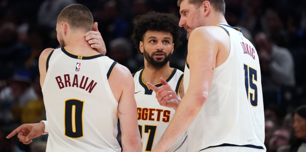 新葡萄8883官网AMG-连续3场关键球！神的武器再加撤步三分 SGA提前终结本季MVP讨论