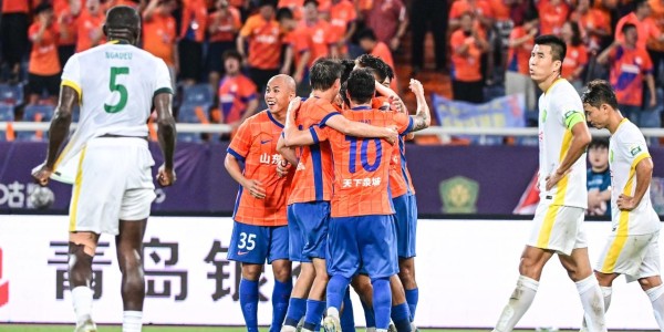 新葡萄8883官网AMG-从门外追到电梯！国安核心与球迷冲突，事后重新见面，相互道歉